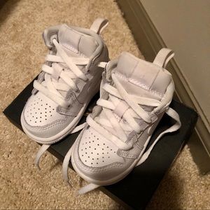 Jordan 1 Mid Toddler Sz 4c